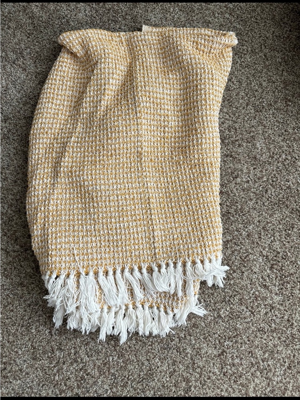 Woven throw blanket with fringe, yellow and white